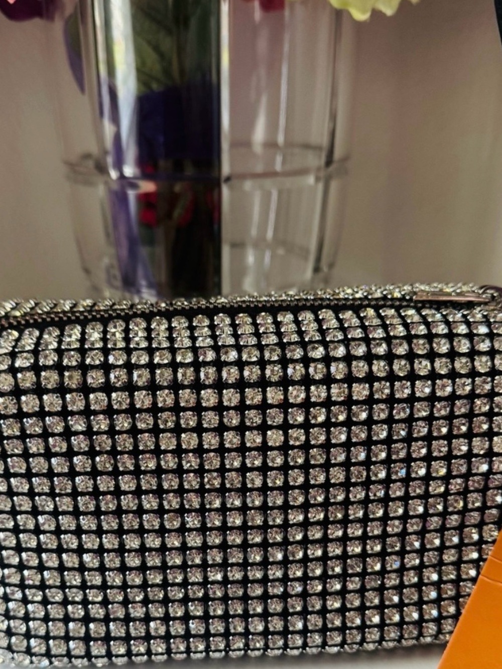 Vera Wang bag Supreme Rhinestone Crossbody Bag in Black & Silver , used once. - Picture 6 of 9